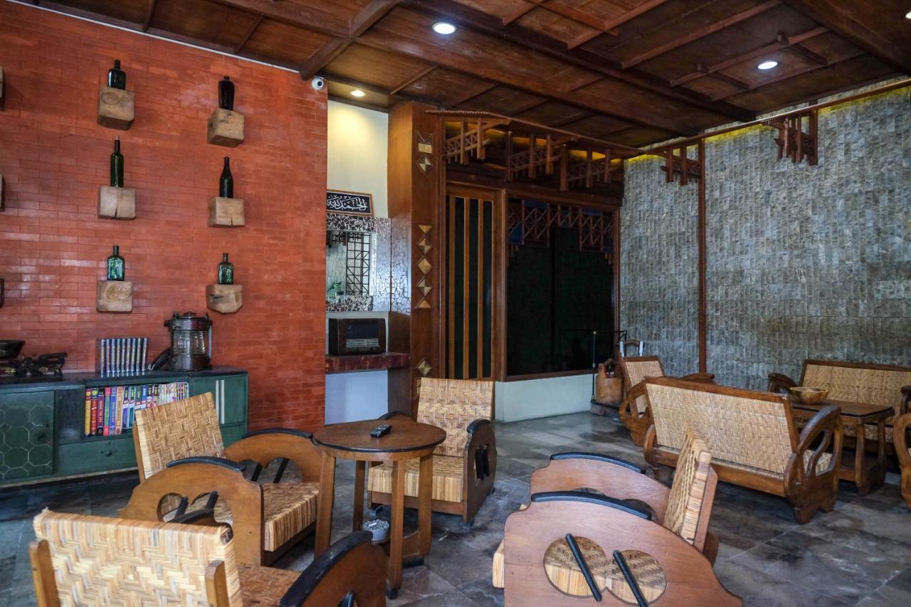 Urbanview Hotel Syariah Wisnugraha By Reddoorz Γιογκιακάρτα Εξωτερικό φωτογραφία