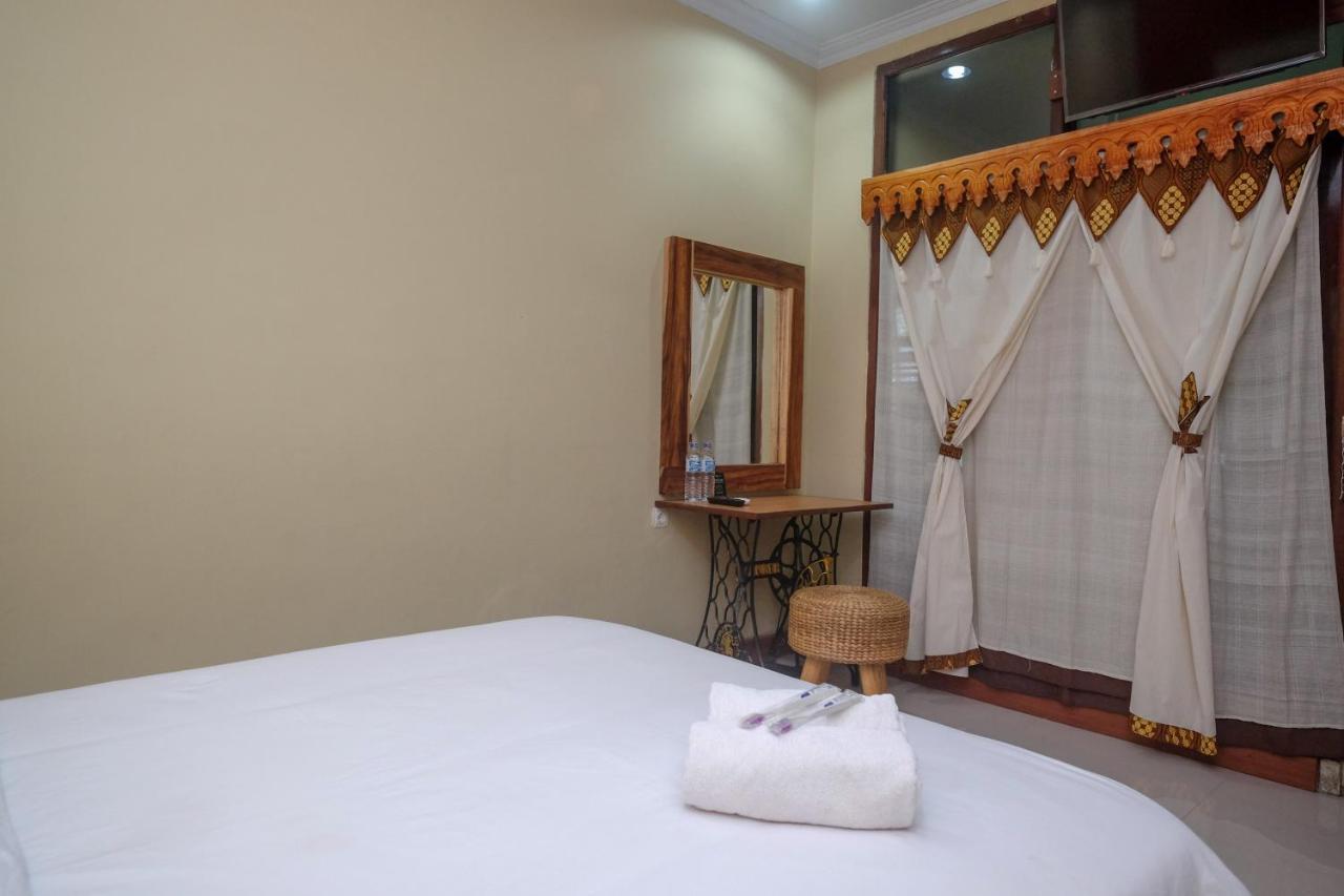 Urbanview Hotel Syariah Wisnugraha By Reddoorz Γιογκιακάρτα Εξωτερικό φωτογραφία