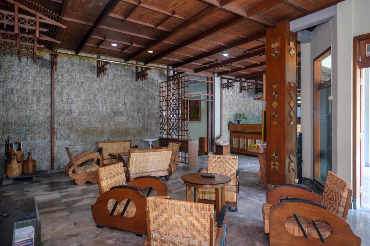 Urbanview Hotel Syariah Wisnugraha By Reddoorz Γιογκιακάρτα Εξωτερικό φωτογραφία