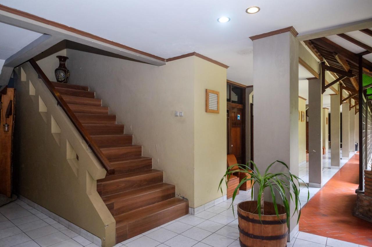 Urbanview Hotel Syariah Wisnugraha By Reddoorz Γιογκιακάρτα Εξωτερικό φωτογραφία