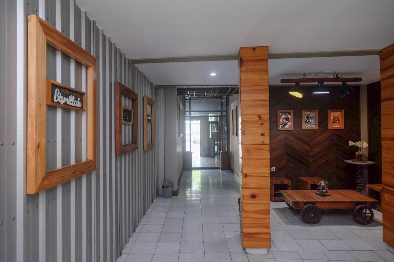 Urbanview Hotel Syariah Wisnugraha By Reddoorz Γιογκιακάρτα Εξωτερικό φωτογραφία
