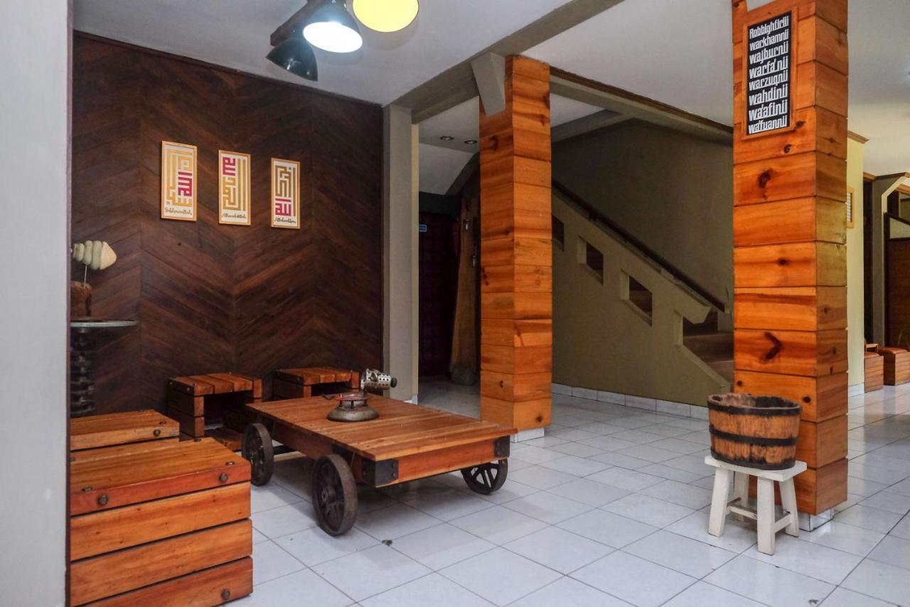 Urbanview Hotel Syariah Wisnugraha By Reddoorz Γιογκιακάρτα Εξωτερικό φωτογραφία