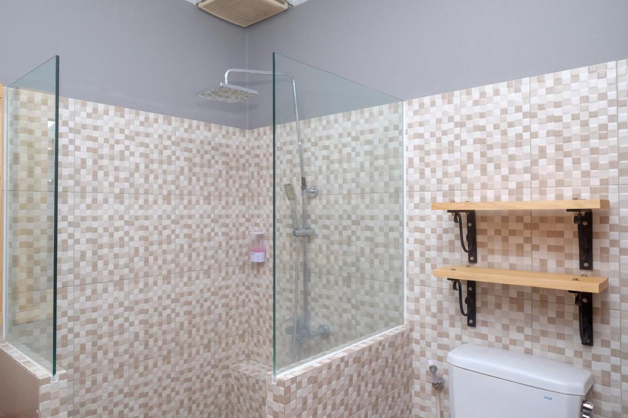 Urbanview Hotel Syariah Wisnugraha By Reddoorz Γιογκιακάρτα Εξωτερικό φωτογραφία