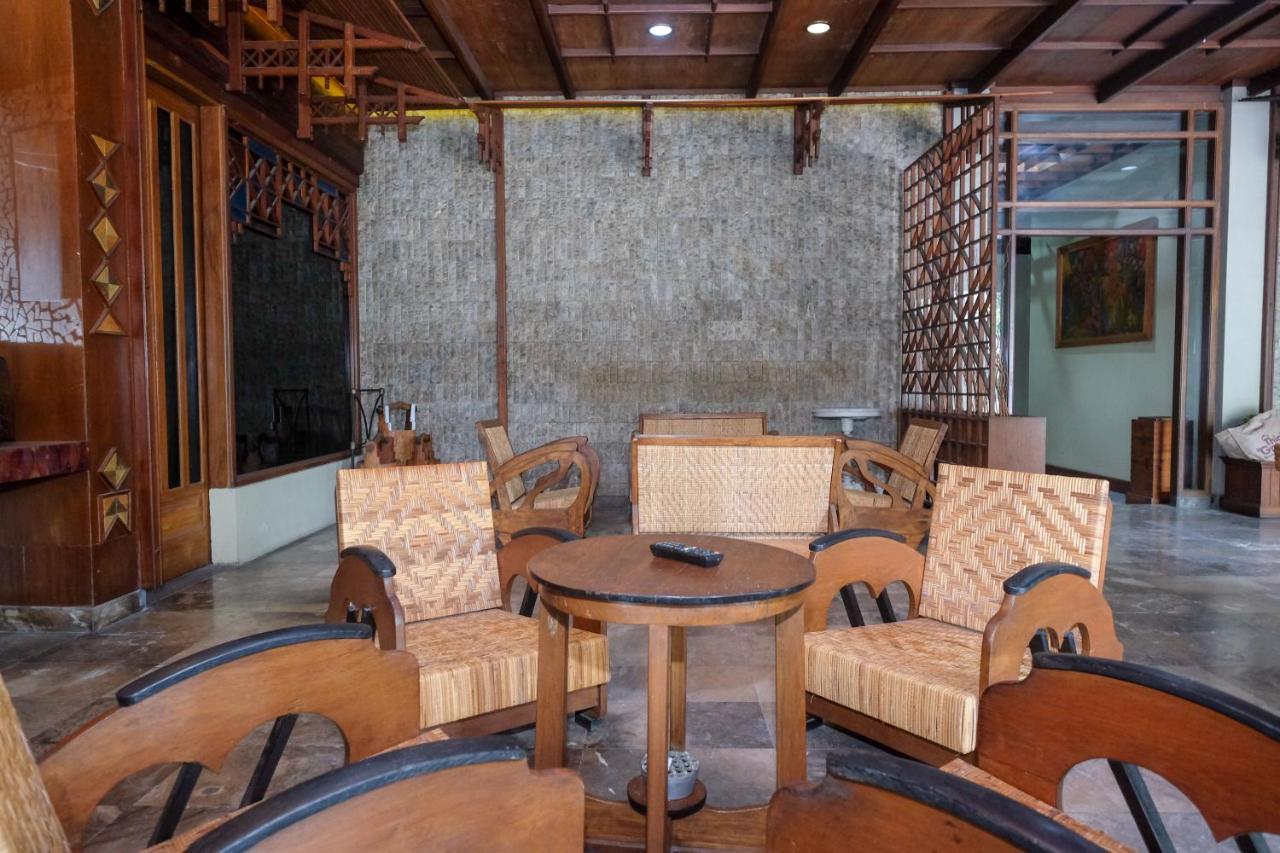 Urbanview Hotel Syariah Wisnugraha By Reddoorz Γιογκιακάρτα Εξωτερικό φωτογραφία