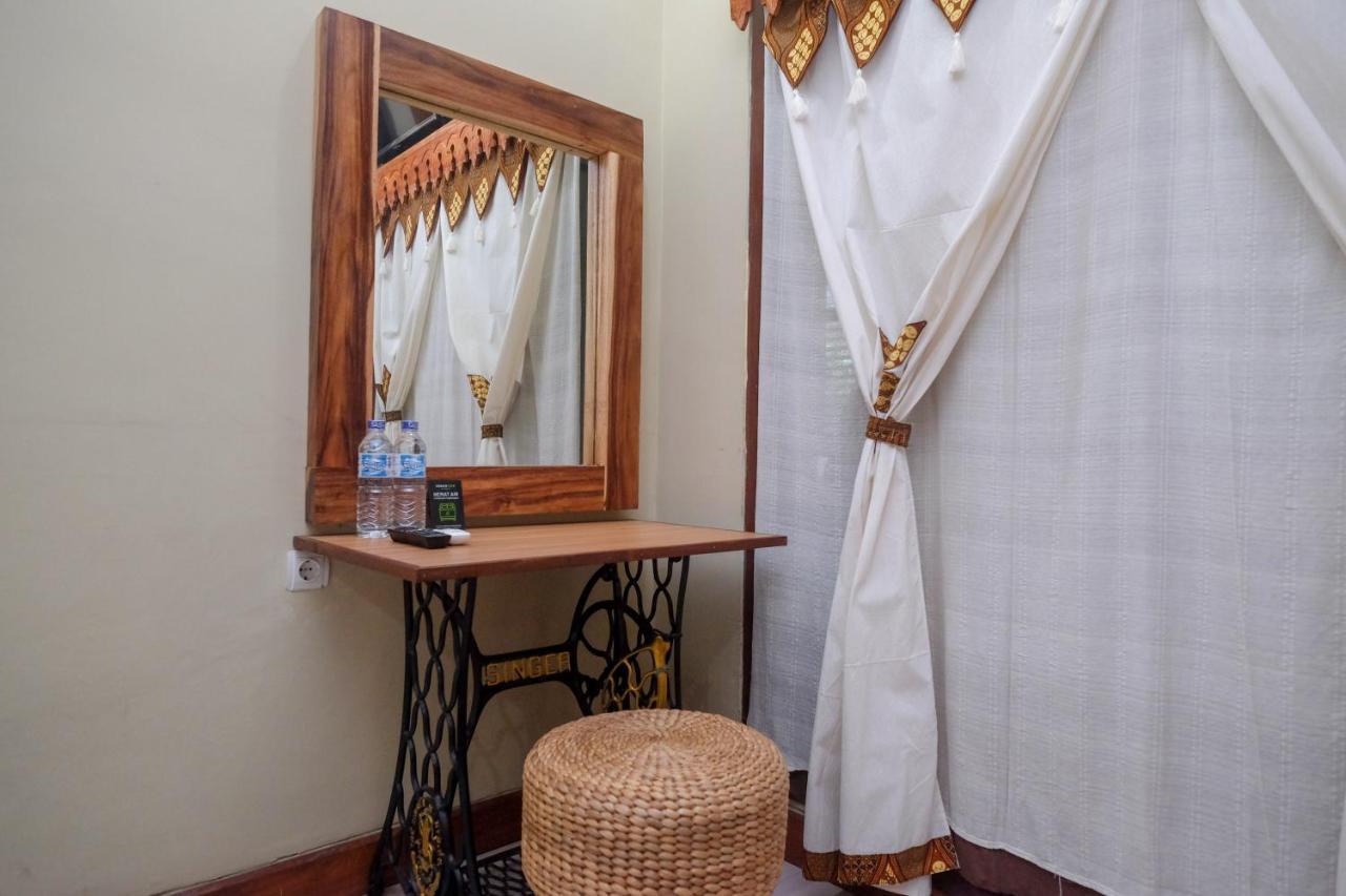 Urbanview Hotel Syariah Wisnugraha By Reddoorz Γιογκιακάρτα Εξωτερικό φωτογραφία