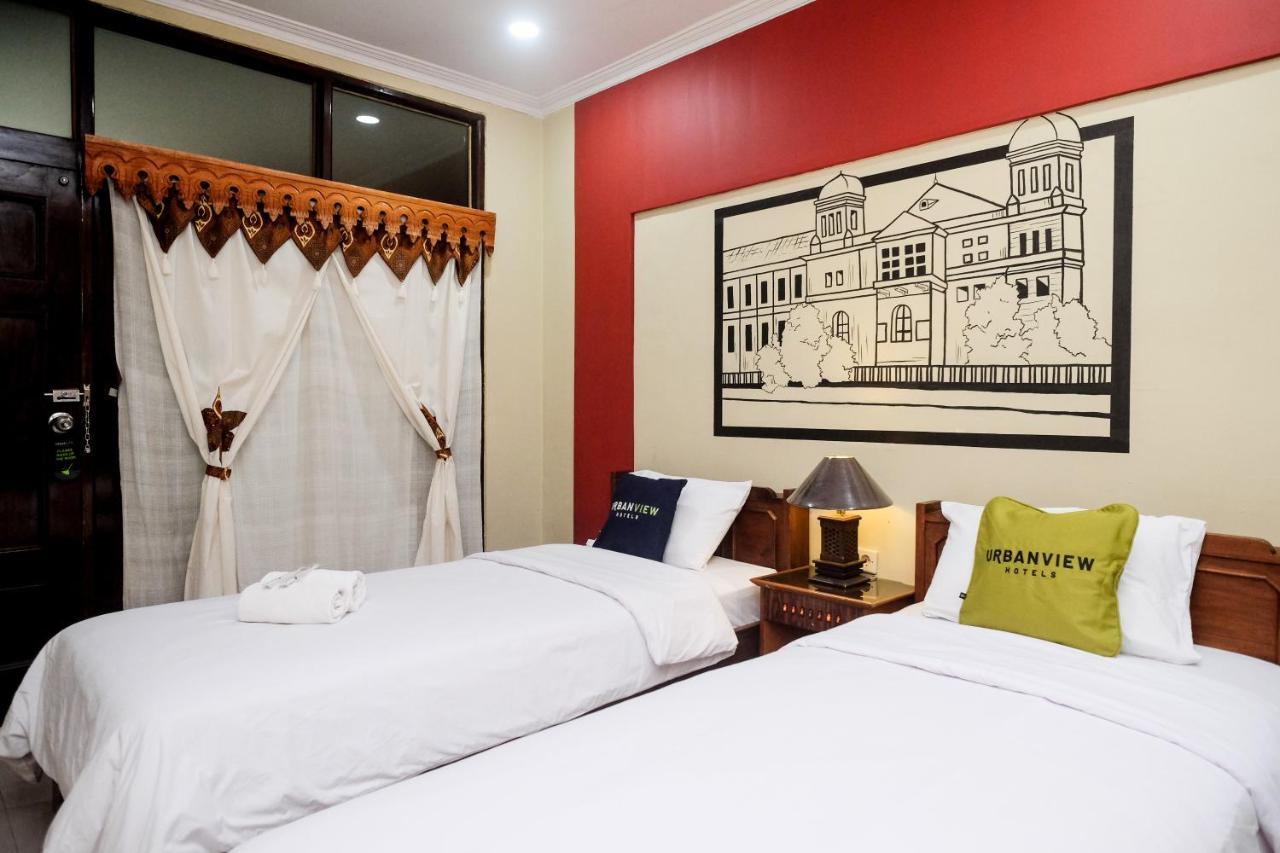 Urbanview Hotel Syariah Wisnugraha By Reddoorz Γιογκιακάρτα Εξωτερικό φωτογραφία