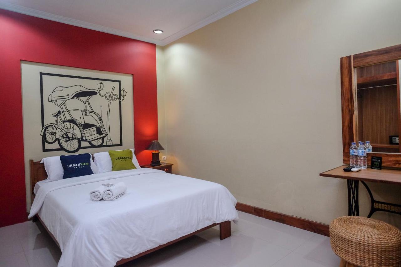 Urbanview Hotel Syariah Wisnugraha By Reddoorz Γιογκιακάρτα Εξωτερικό φωτογραφία